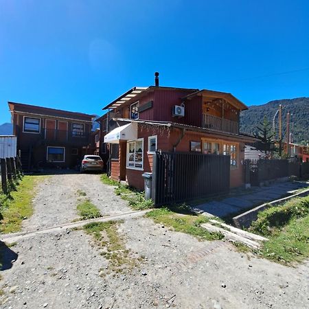 Hostal Robinson Puerto Puyuguapi Exterior photo